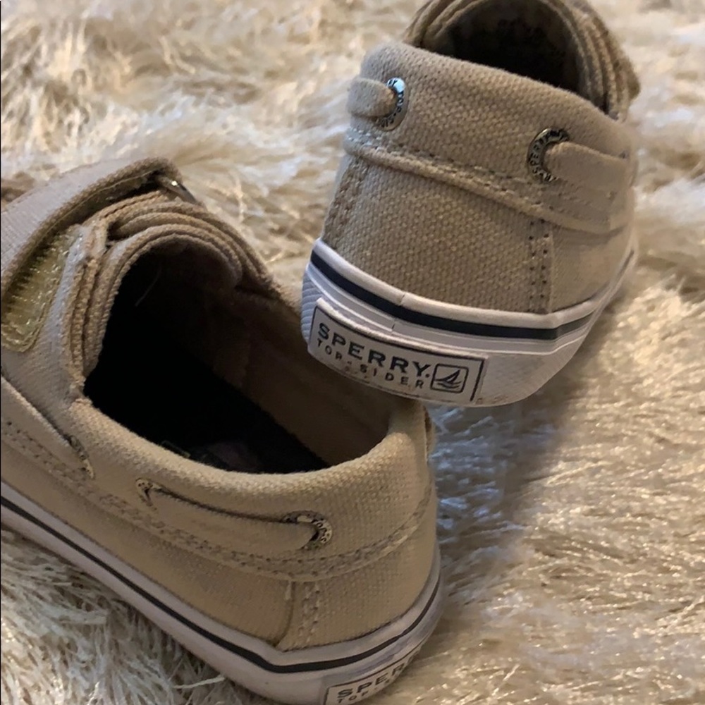 Pair of khaki canvas Sperrys - Picture 2 of 6